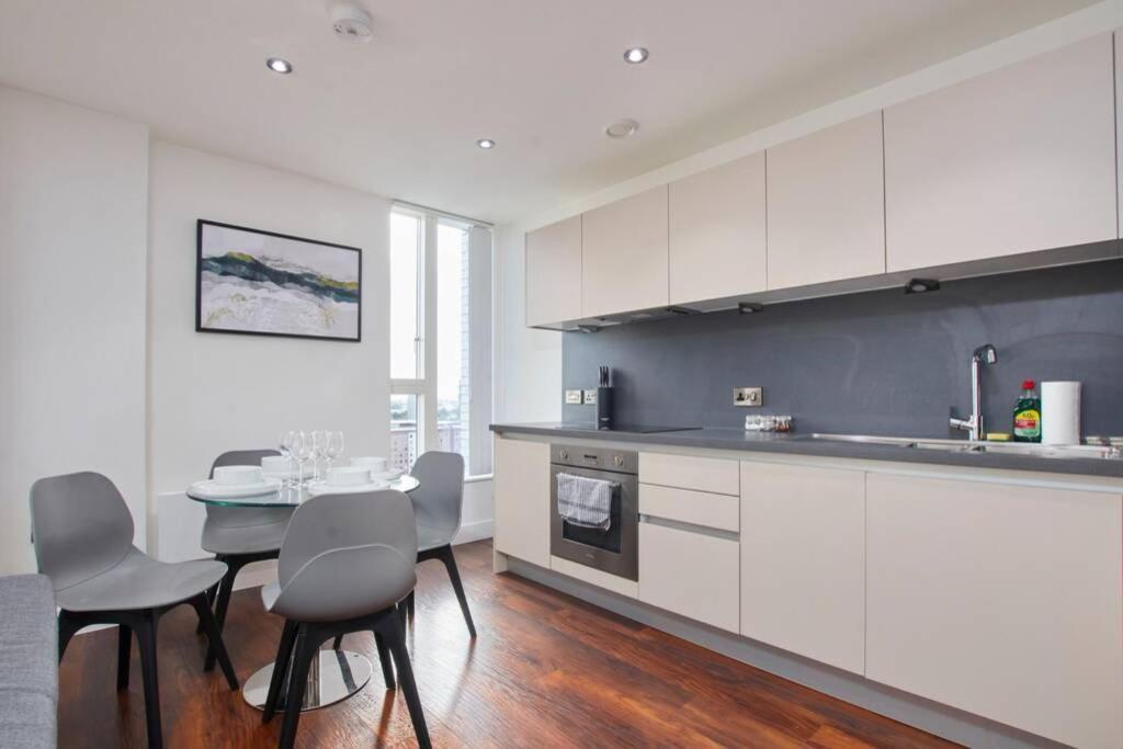 Lovely Apartment - Private Parking - Stadium Views Mánchester Exterior foto